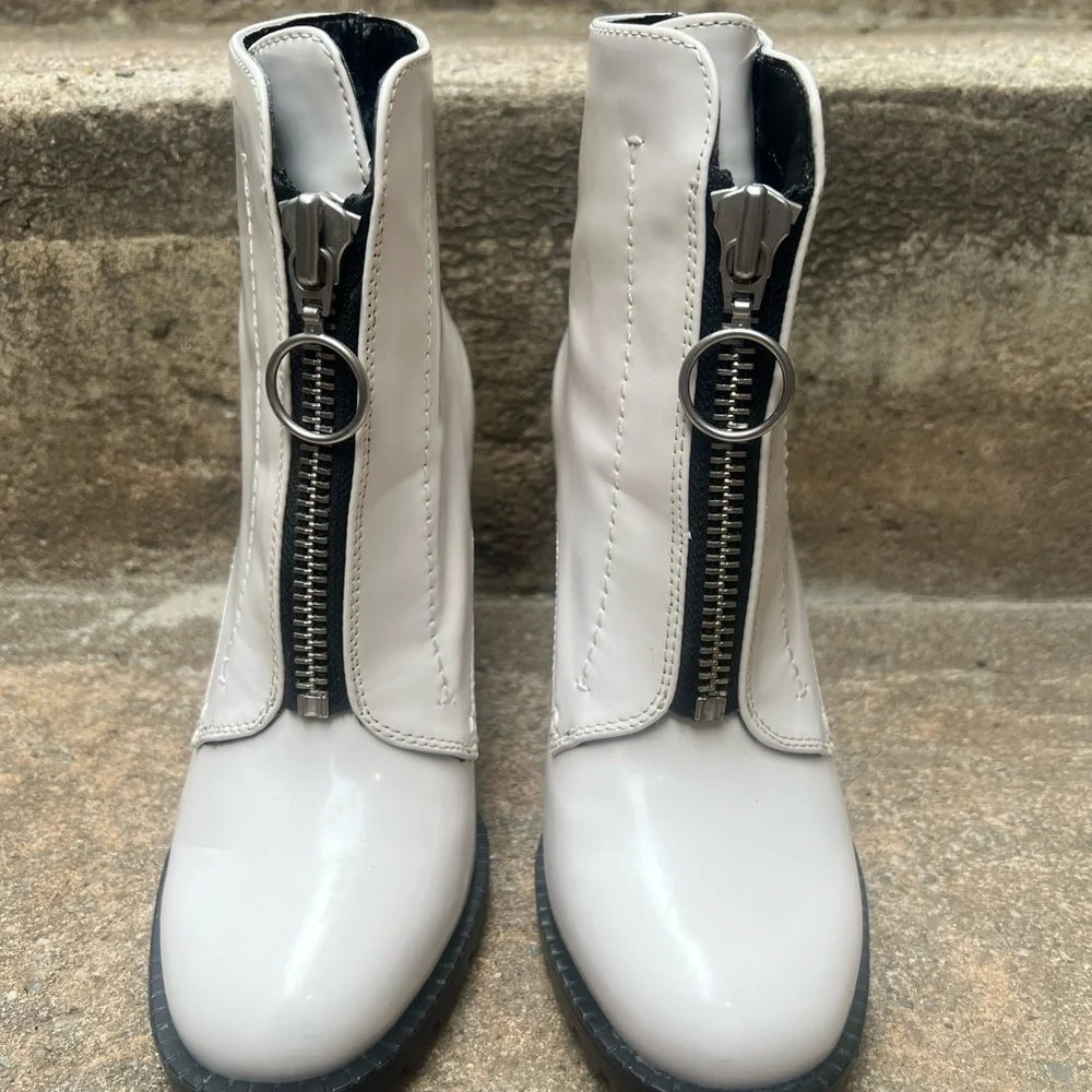 BCBGeneration White Ankle Boots with Zipper Detail